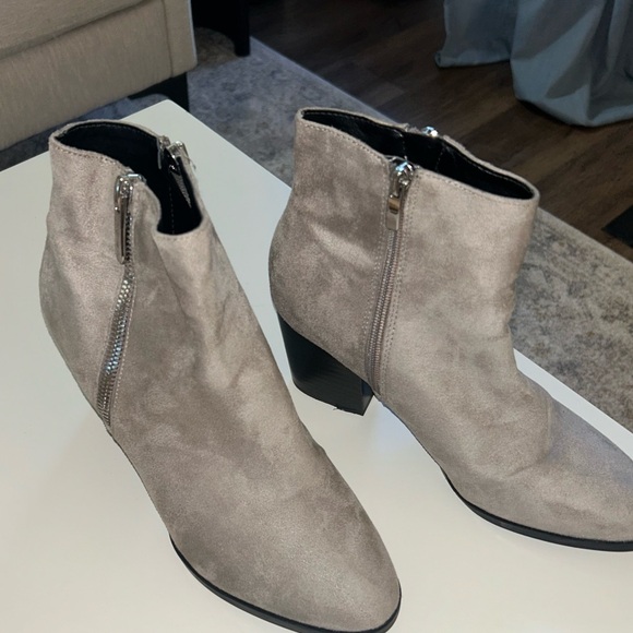 Nine West Grey/Taupe size 8.5 - Picture 2 of 2